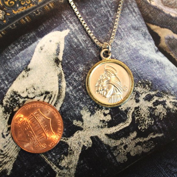 Vintage Two-Tone Unisex Mini Religious Patron St. Anthony Medallion Necklace - Picture 2 of 5